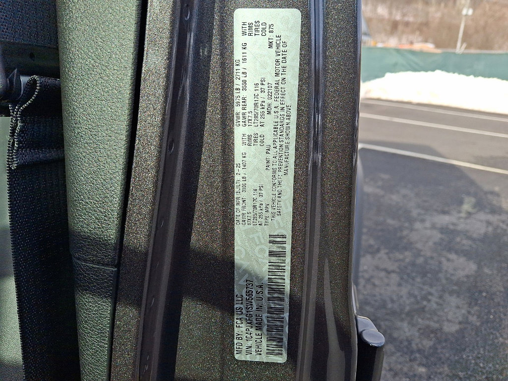 Used 2025 Jeep Wrangler Unlimited Rubicon w/ Safety Group AWD/4WD image 18