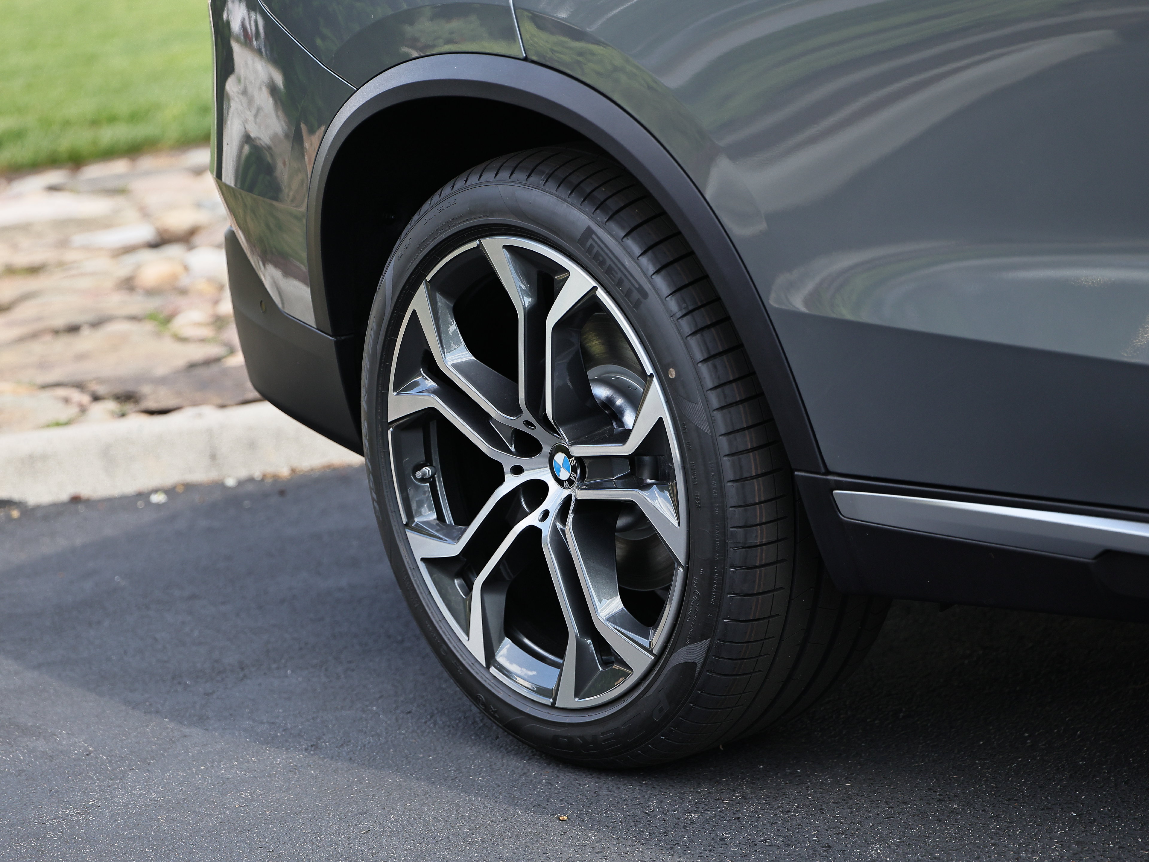 New 2026 BMW X5 xDrive40i w/ Premium Package AWD/4WD image 6