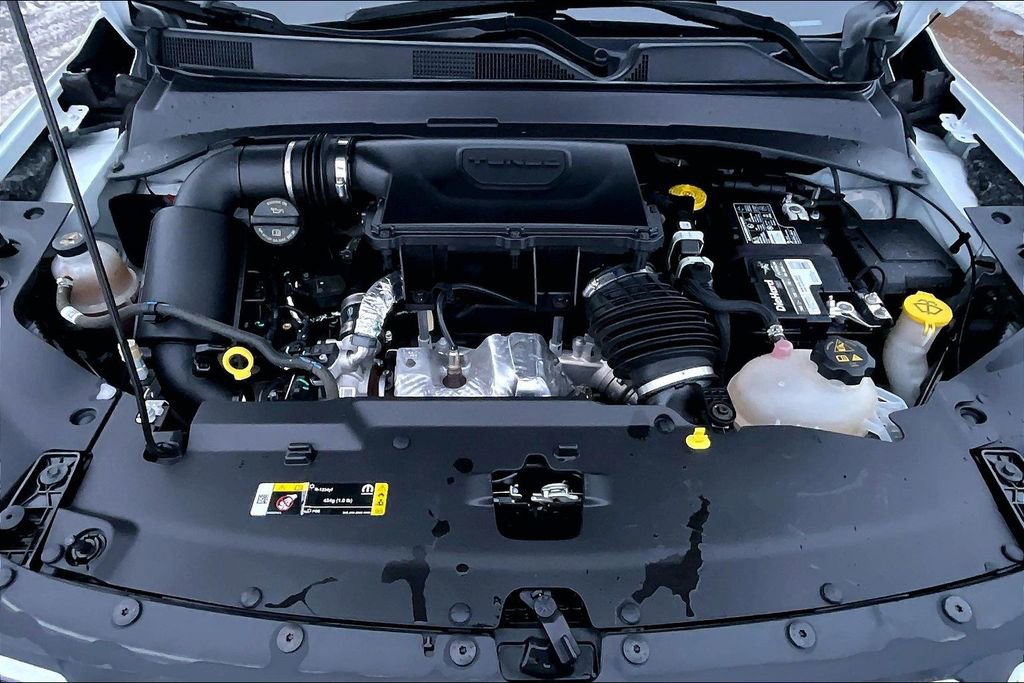 Used 2024 Jeep Compass Latitude image 10