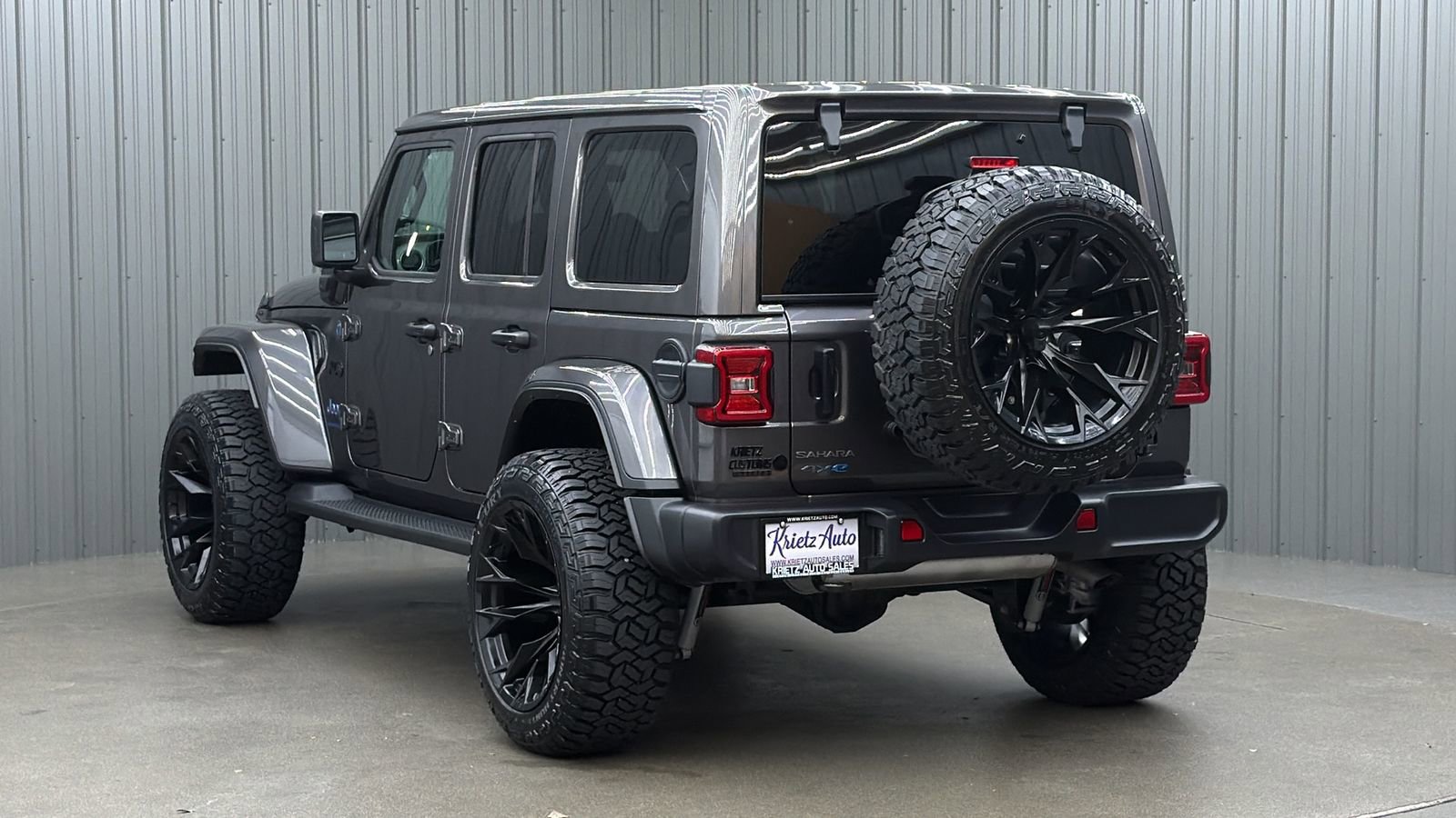 Used 2025 Jeep Wrangler Unlimited Sahara AWD/4WD image 3