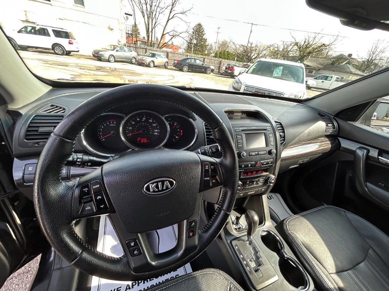 Used 2012 Kia Sorento EX w/ EX V6 Premium Pkg image 4