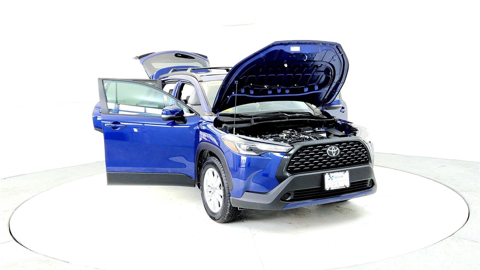 Certified 2023 Toyota Corolla Cross LE w/ Moonroof Package image 9