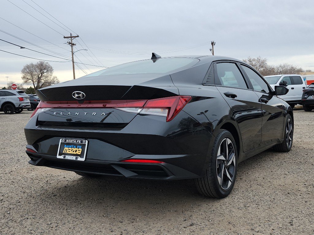 Used 2023 Hyundai Elantra SEL w/ Convenience Package image 6