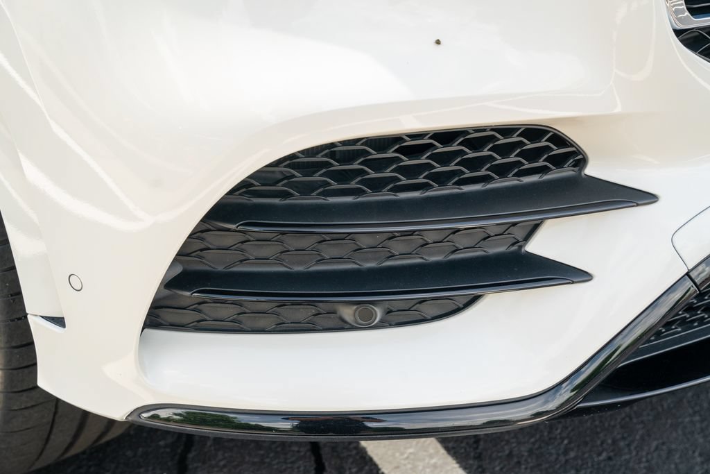 Used 2023 Mercedes-Benz GLS 580 4MATIC image 9