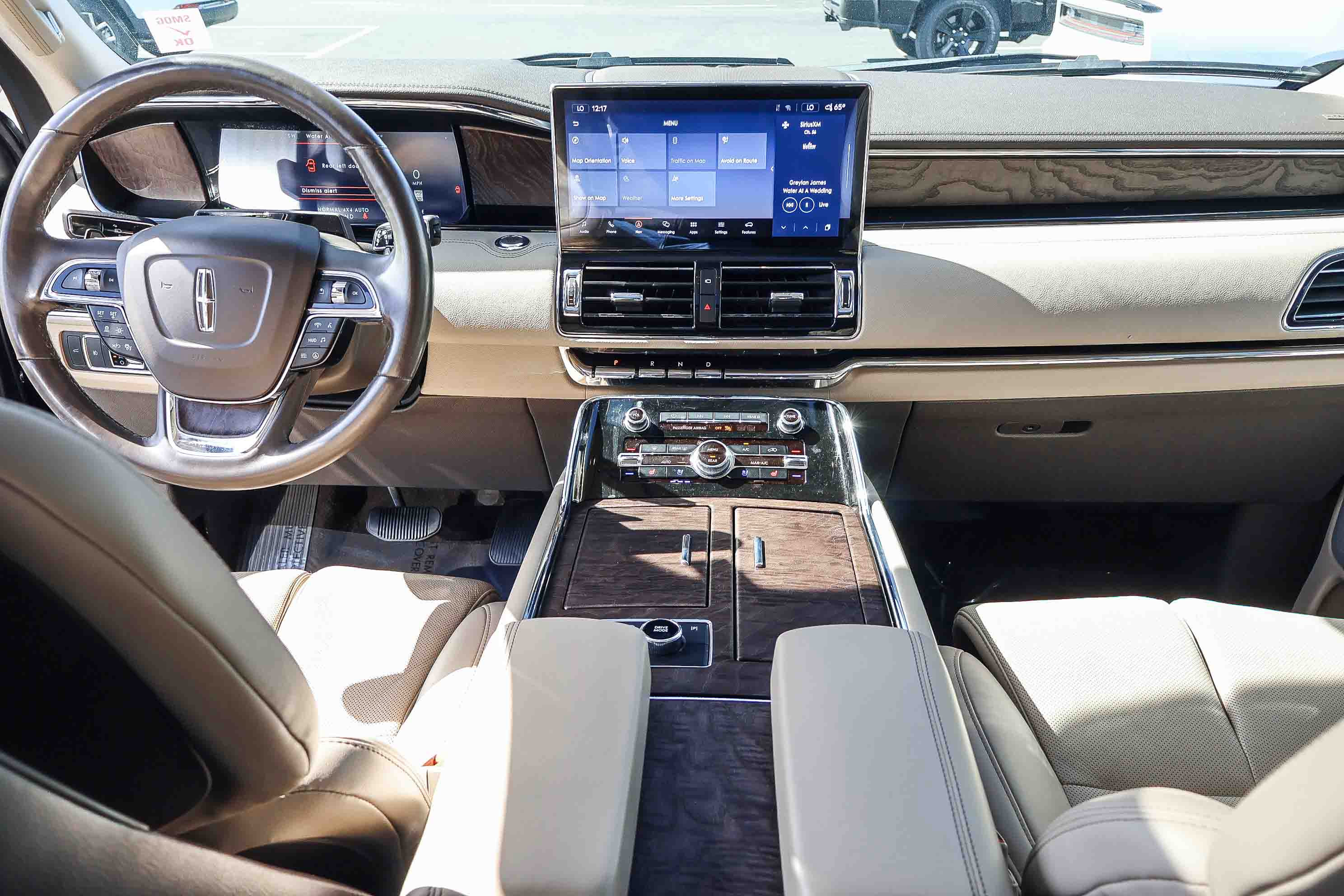Used 2023 Lincoln Navigator Reserve image 10