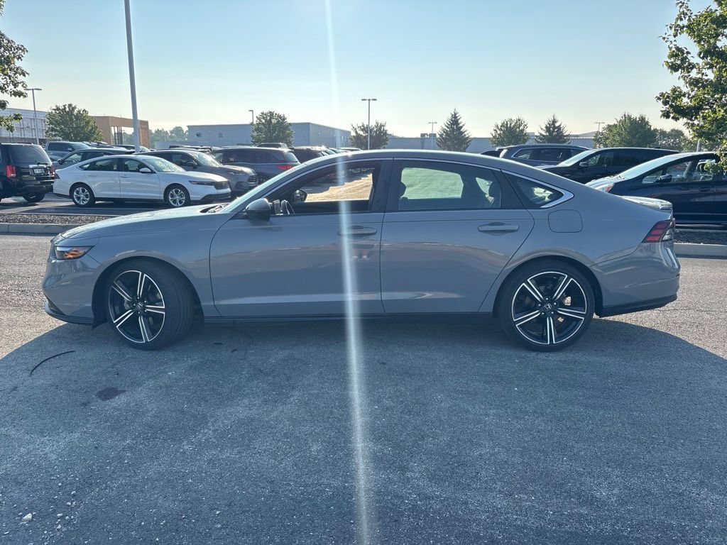 Used 2024 Honda Accord Sport image 4