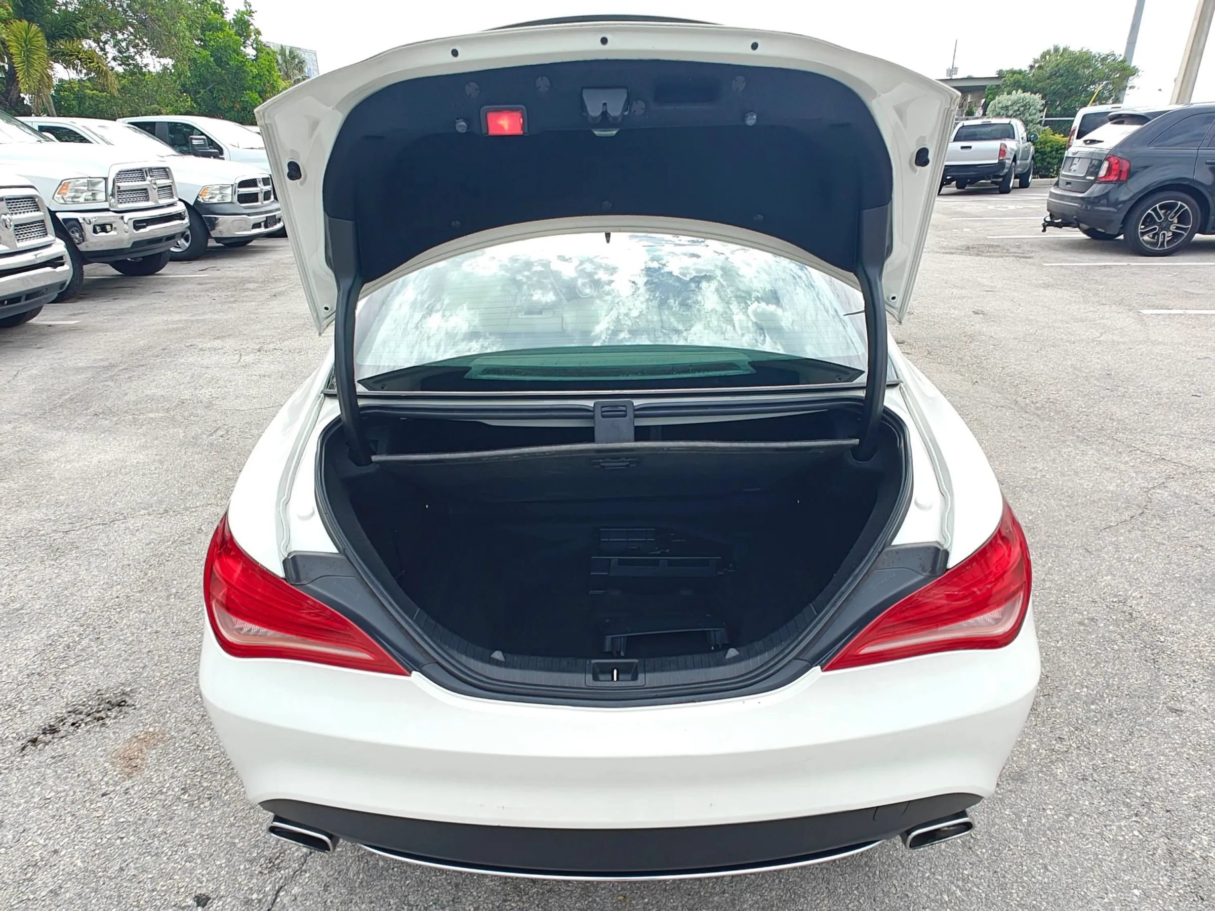 Used 2014 Mercedes-Benz CLA 250 image 10
