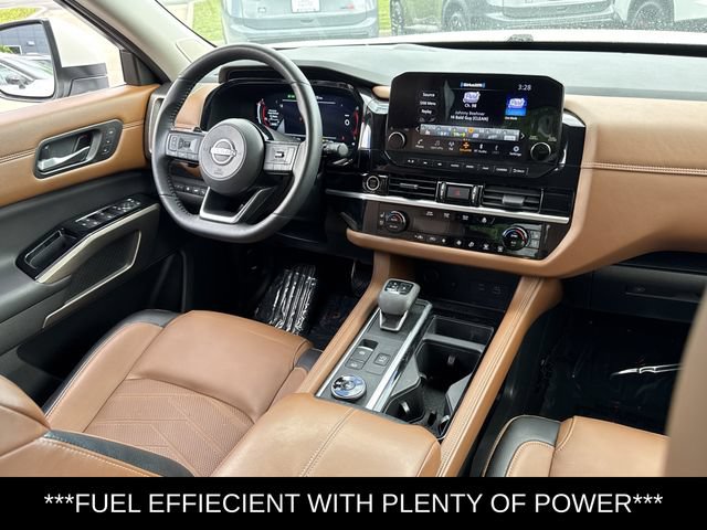 Used 2024 Nissan Pathfinder Platinum AWD/4WD image 14