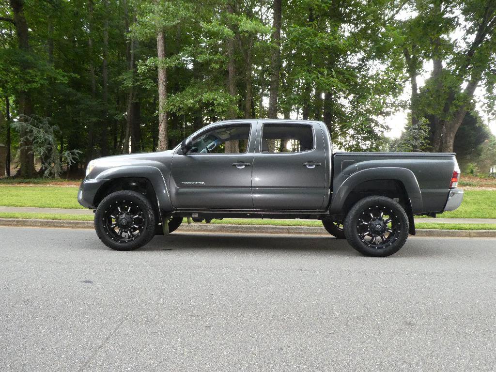 Used 2015 Toyota Tacoma 4x4 Double Cab w/ SR5 Package image 27