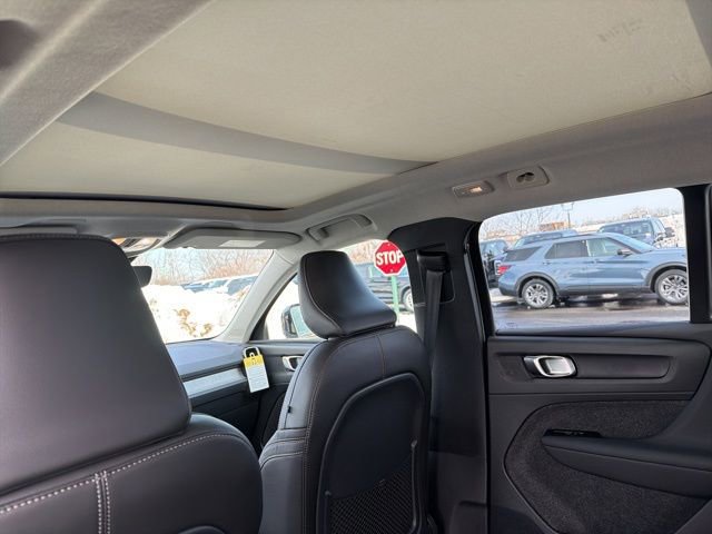 New 2026 Volvo XC40 B5 Core w/ Protection Package Premier image 9