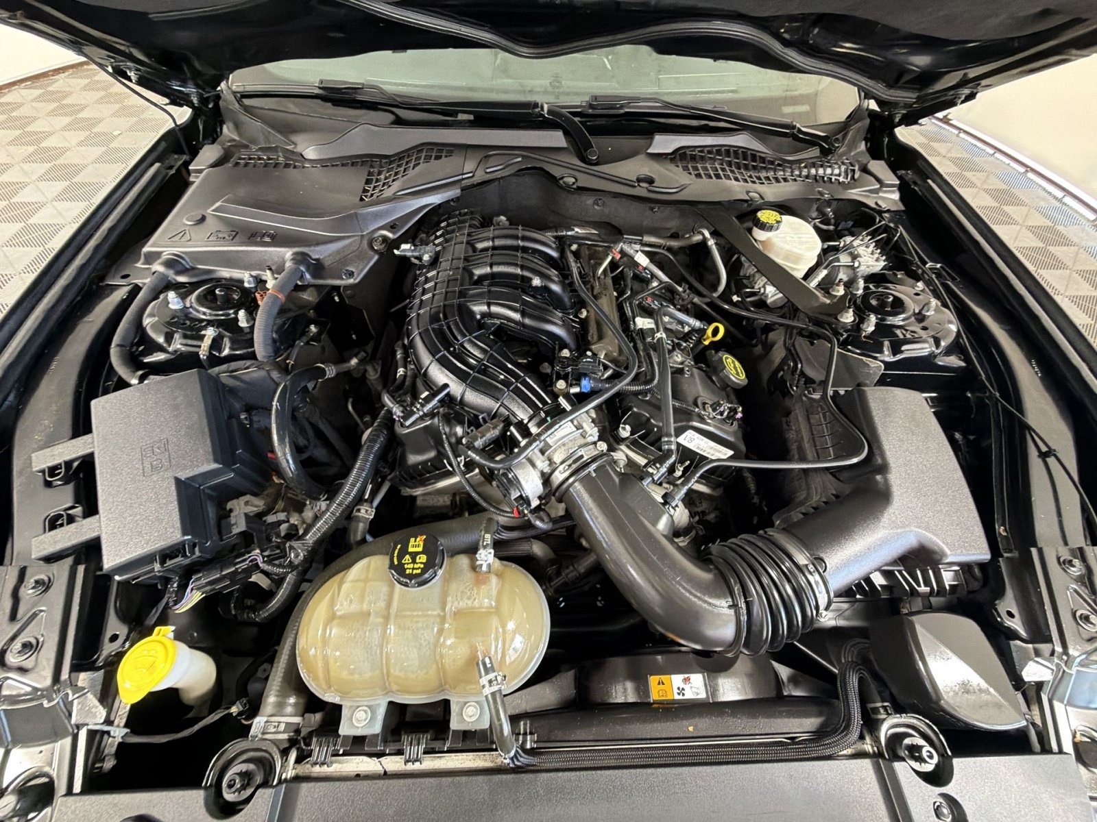 Used 2016 Ford Mustang Convertible RWD image 25