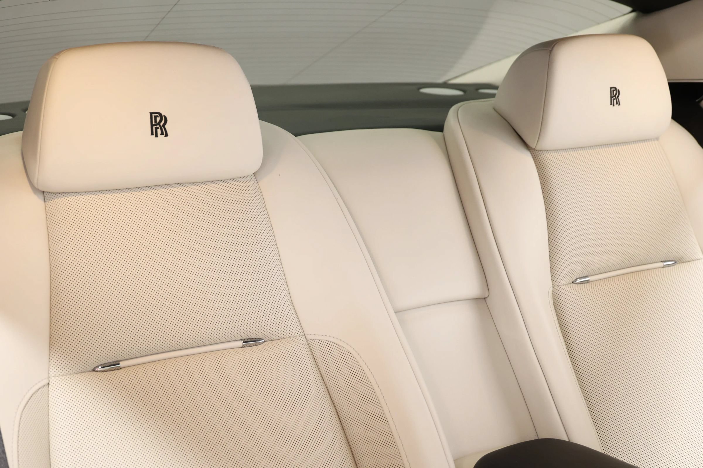 Used 2017 Rolls-Royce Wraith RWD image 93