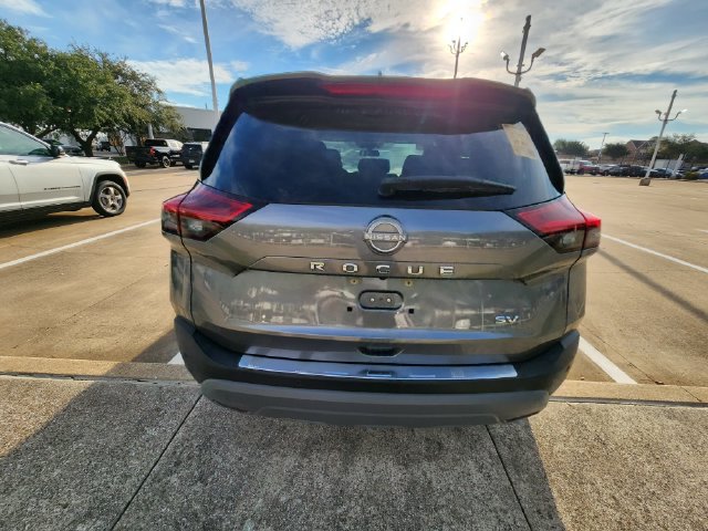 Used 2023 Nissan Rogue SV FWD image 5