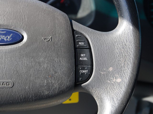 Used 2005 Ford E-150 and Econoline 150 RWD image 18