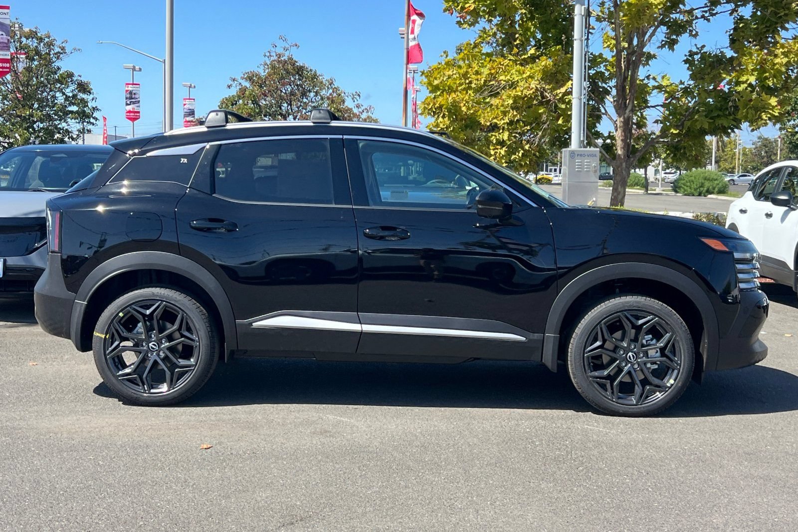 New 2027 Nissan Kicks SR FWD image 3