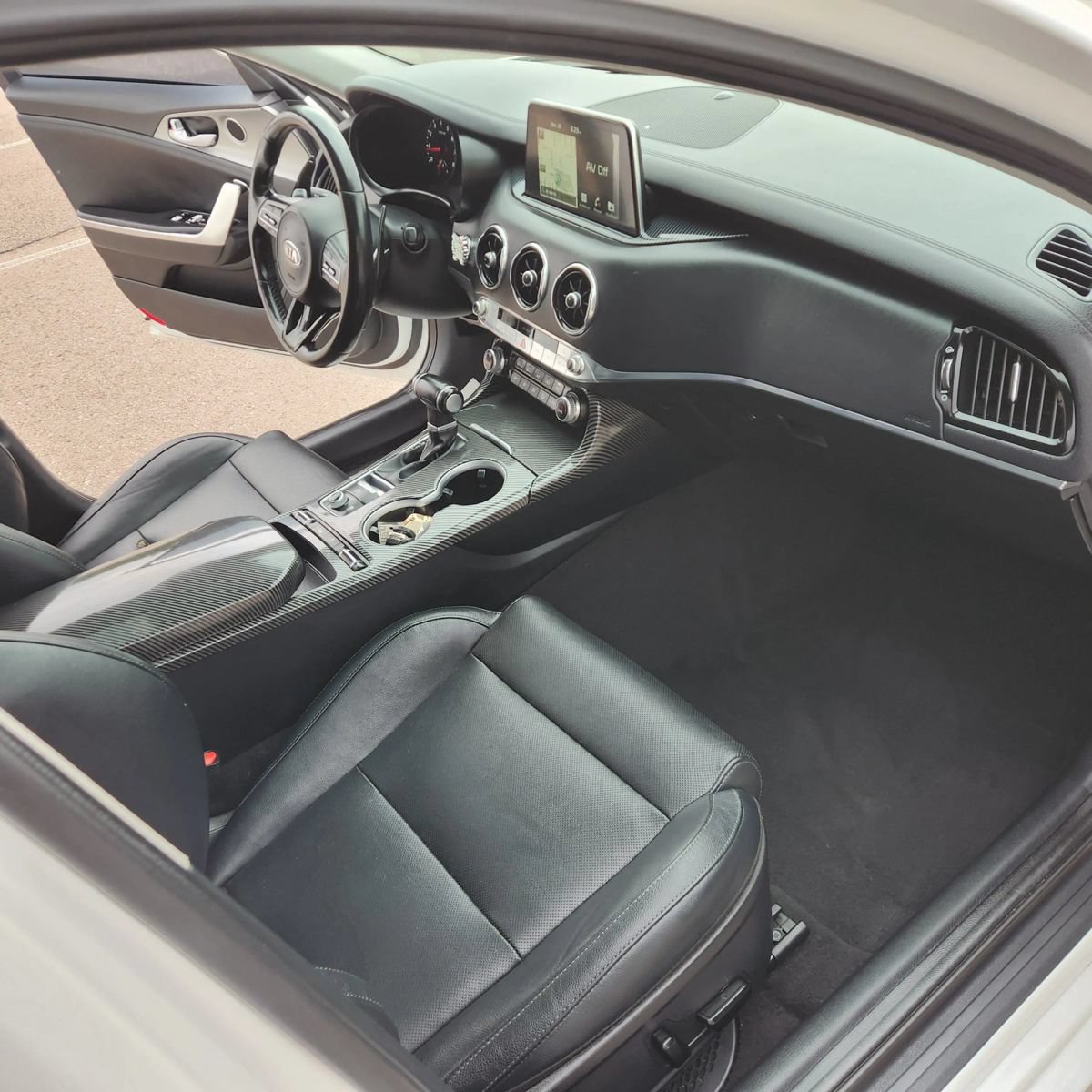 Used 2018 Kia Stinger Premium RWD image 11