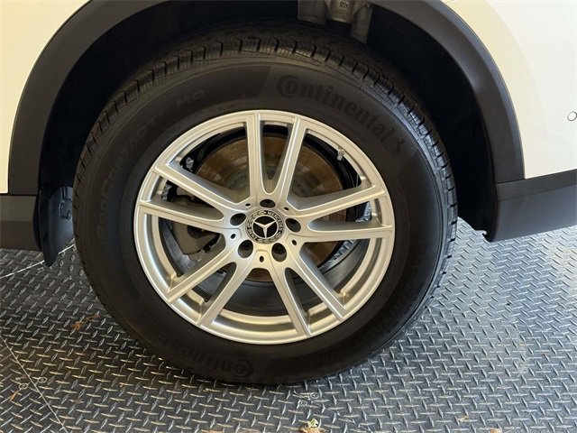 Used 2025 Mercedes-Benz GLC 300 4MATIC image 13
