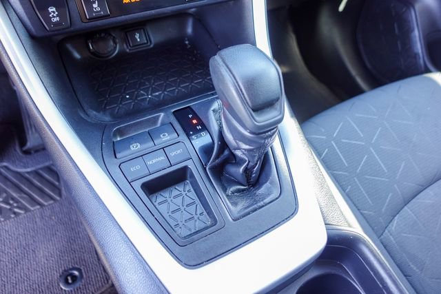 Certified 2020 Toyota RAV4 XLE w/ Convenience Package image 26