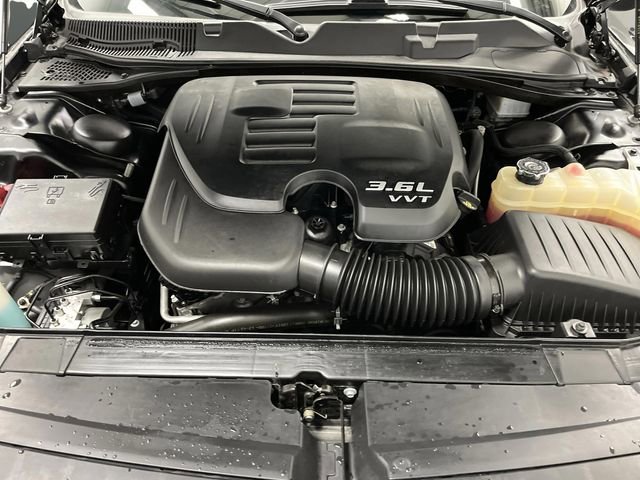 Used 2021 Dodge Challenger SXT image 33