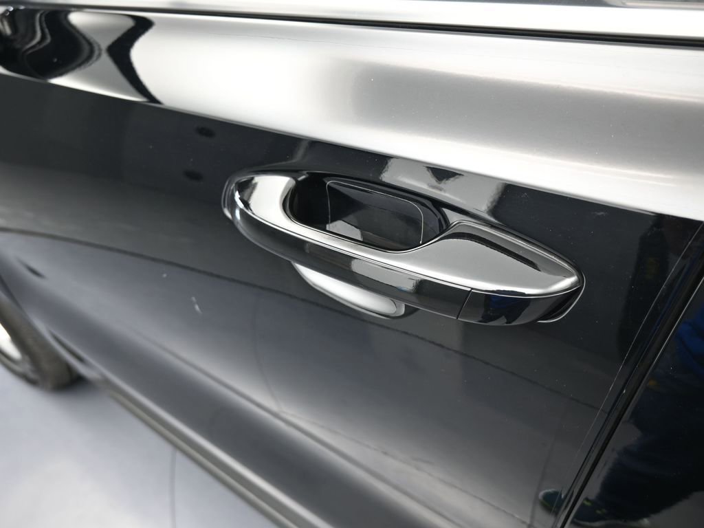 Used 2022 Kia Sorento LX image 32