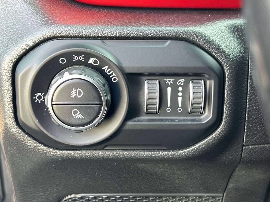 Used 2021 Jeep Gladiator Rubicon AWD/4WD image 17