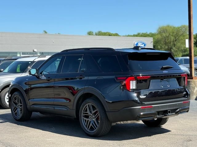 Used 2025 Ford Explorer ST-Line w/ ST-Line Street Pack AWD/4WD image 44