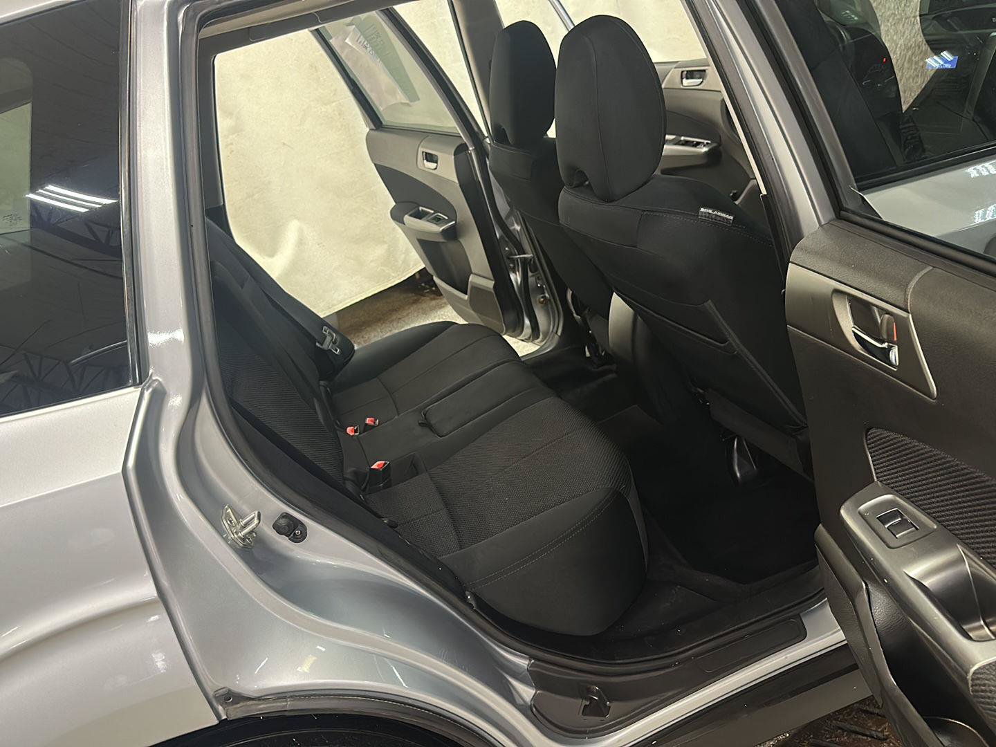 Used 2013 Subaru Forester 2.5X Premium AWD/4WD image 28