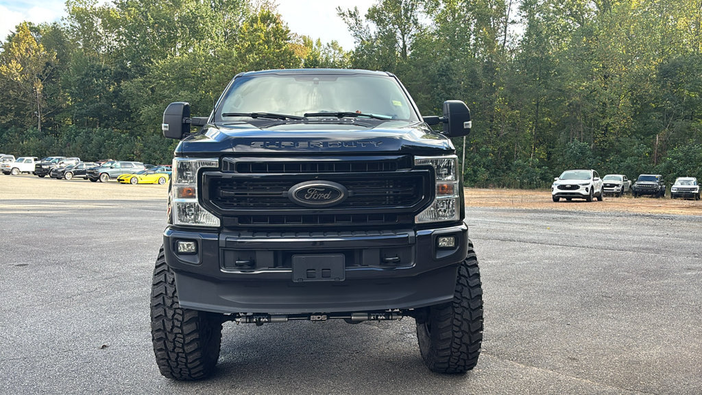 Used 2022 Ford F250 XLT w/ Black Appearance Package AWD/4WD image 2