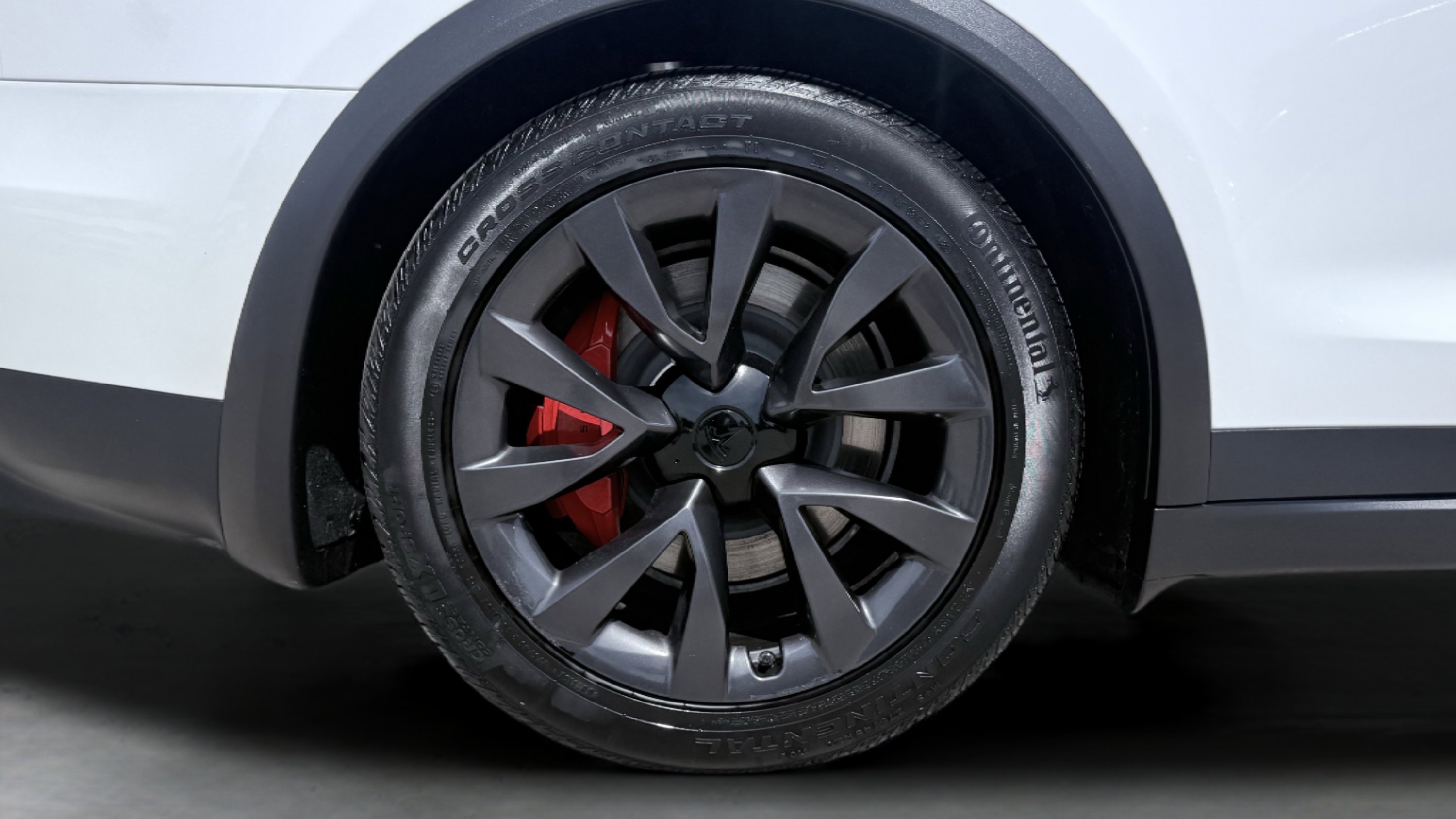 Used 2024 Tesla Model X Plaid image 15