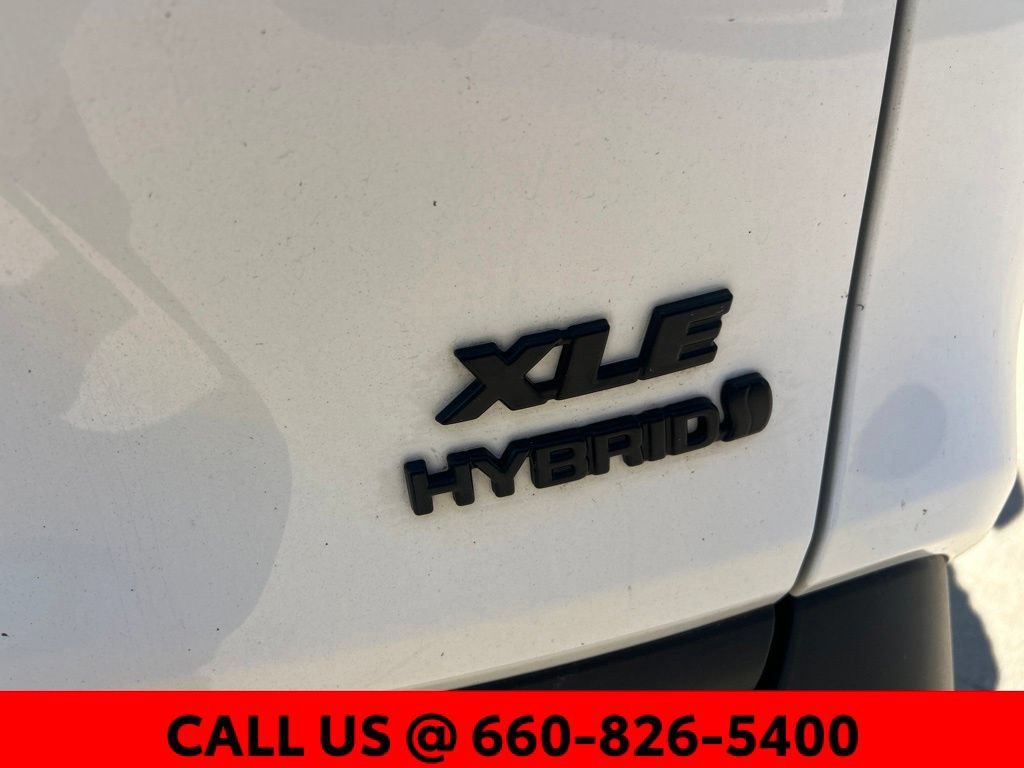 Certified 2021 Toyota RAV4 XLE w/ Convenience Package AWD/4WD image 9