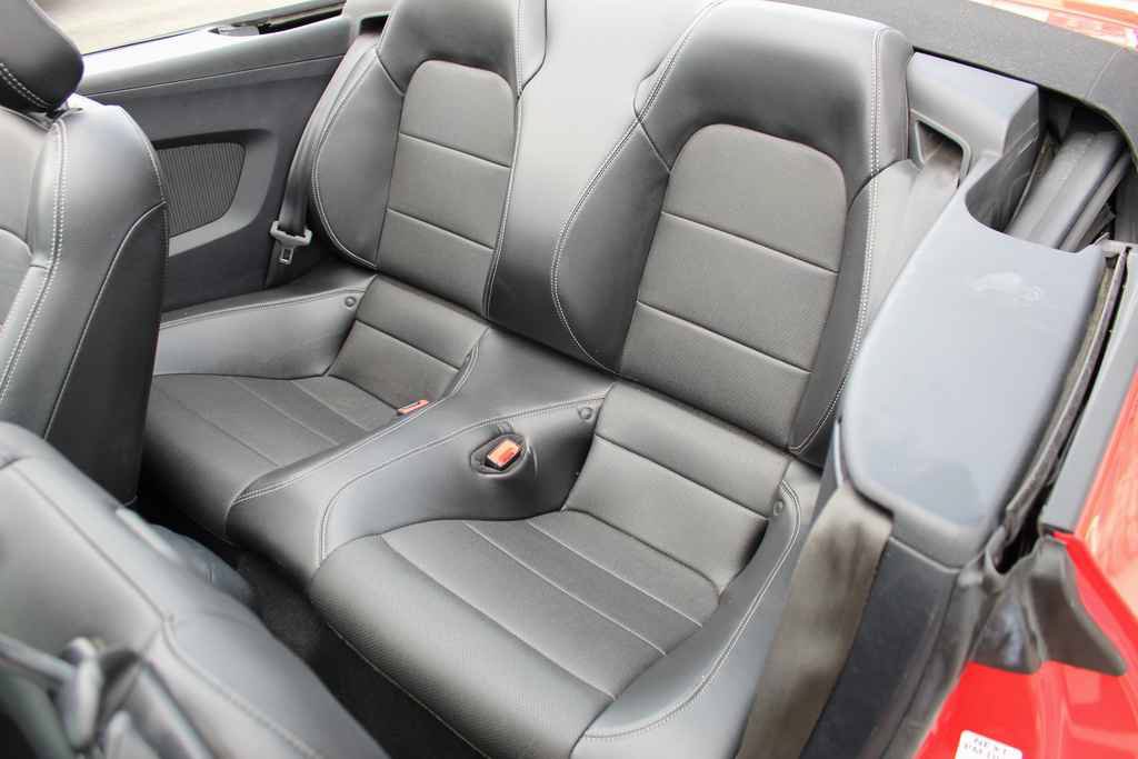 Used 2020 Ford Mustang Premium RWD image 32