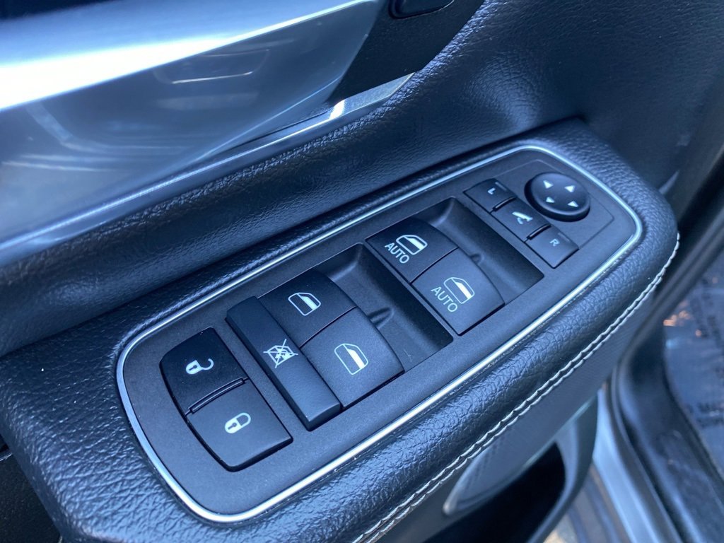 Used 2024 RAM 1500 Laramie image 11