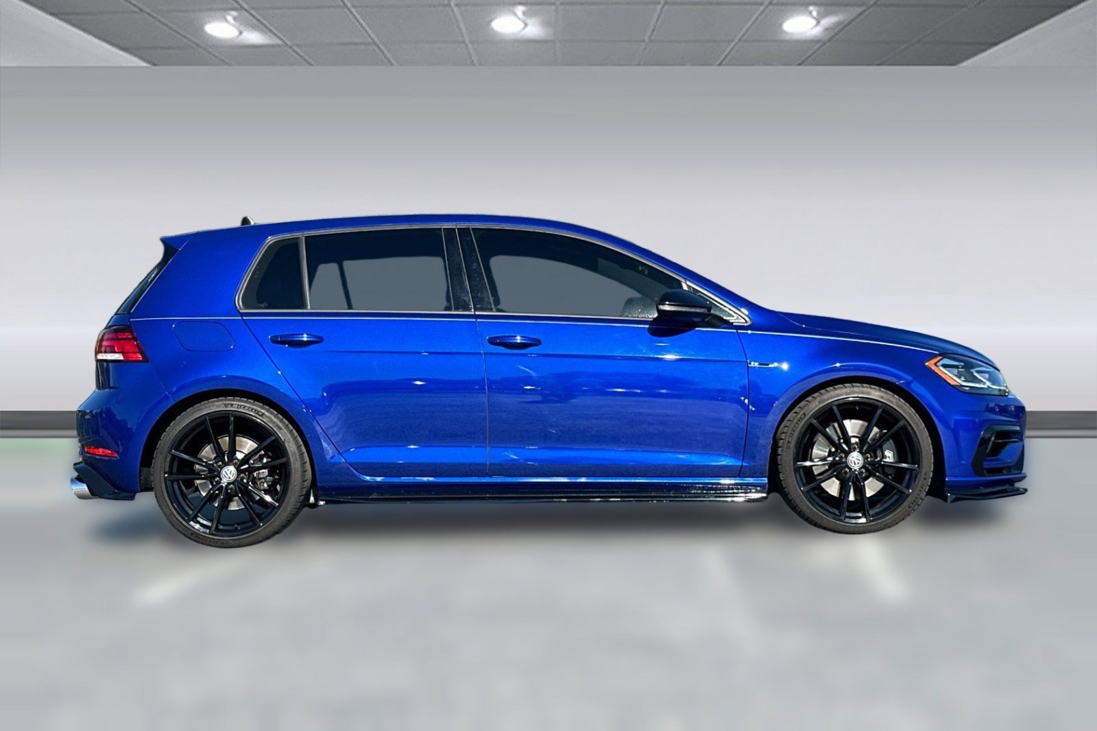 Used 2019 Volkswagen Golf R 4-Door image 8