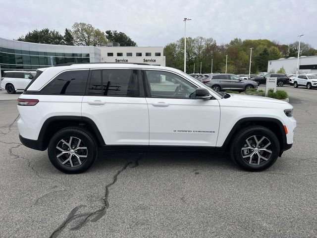 Used 2023 Jeep Grand Cherokee Limited AWD/4WD image 4