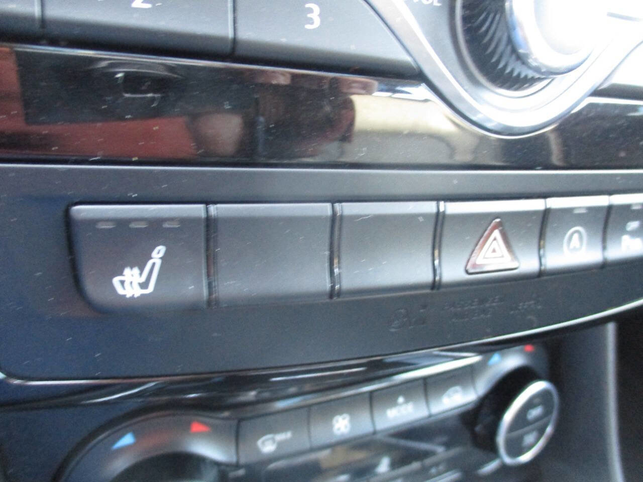 Used 2018 INFINITI QX30 AWD image 26