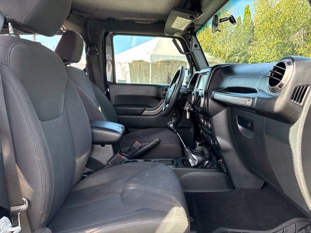 Used 2017 Jeep Wrangler Sport AWD/4WD image 9