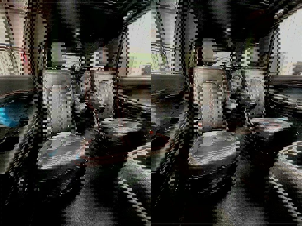 Used 2021 Ford Expedition Limited image 35