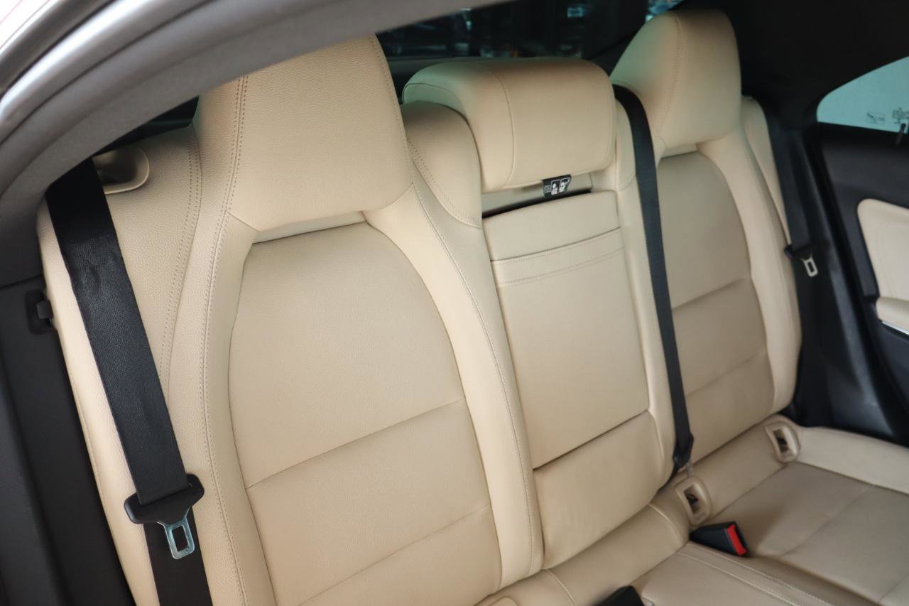 Used 2018 Mercedes-Benz CLA 250 image 35