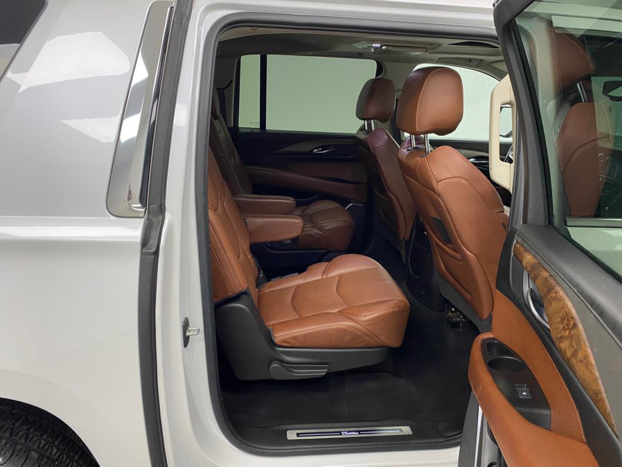 Used 2016 Cadillac Escalade ESV Premium image 38