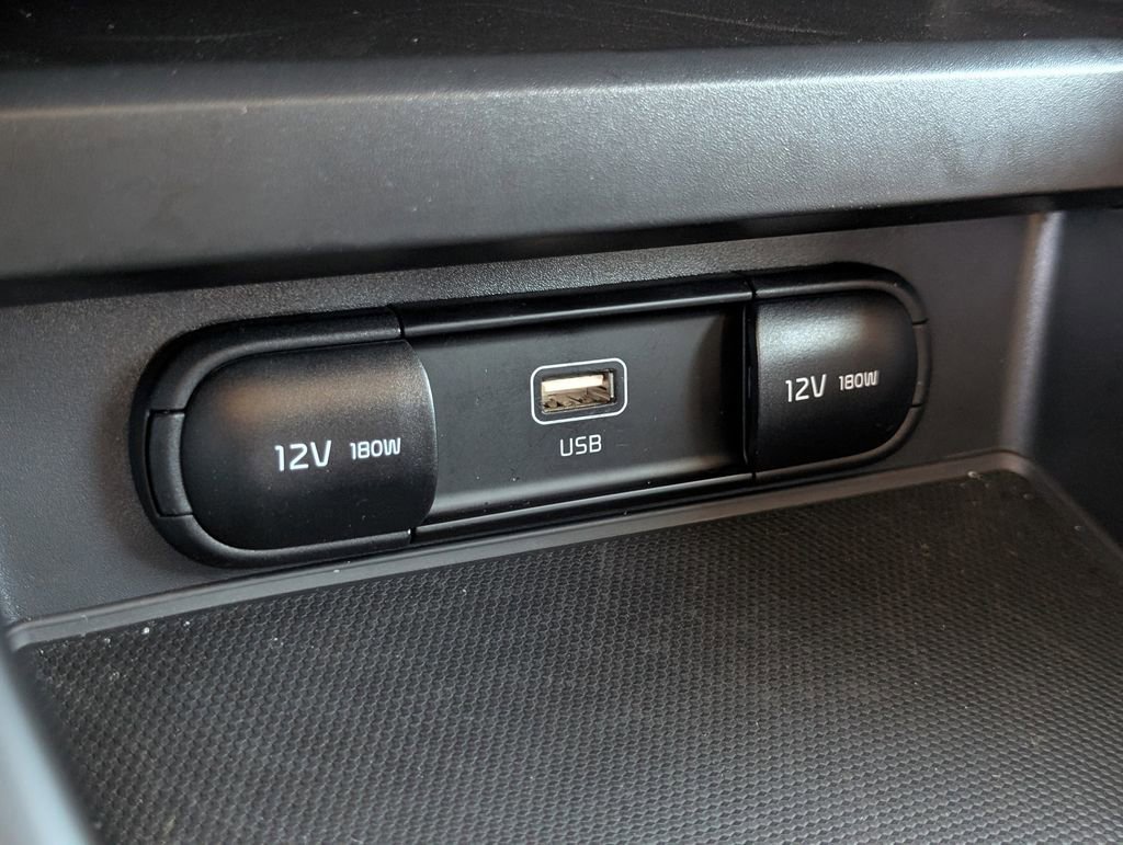 Certified 2025 Kia Soul LX image 31