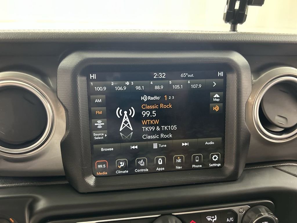 Used 2020 Jeep Wrangler Unlimited Sahara image 14