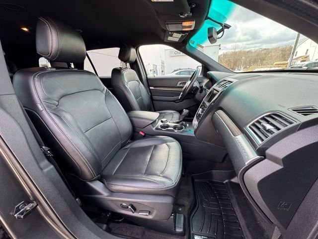 Used 2016 Ford Explorer Limited image 29