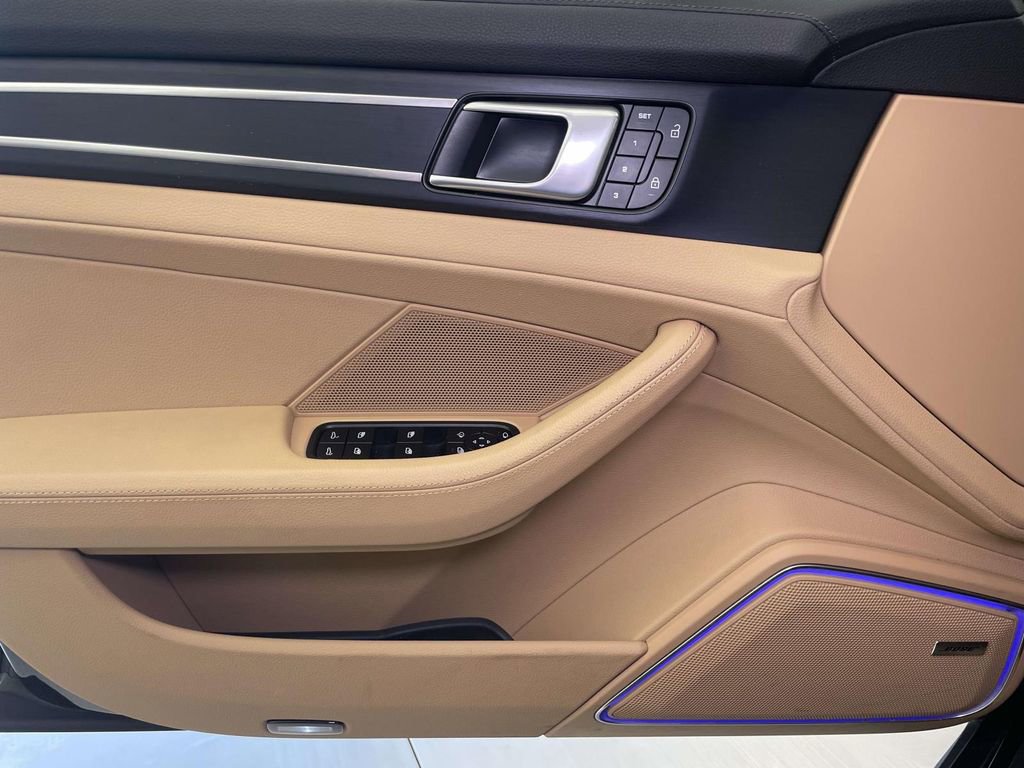 Certified 2022 Porsche Panamera 4 Platinum Edition AWD/4WD image 35
