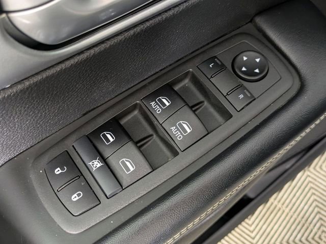 Used 2021 Chrysler Pacifica Touring-L w/ S Appearance Package image 15