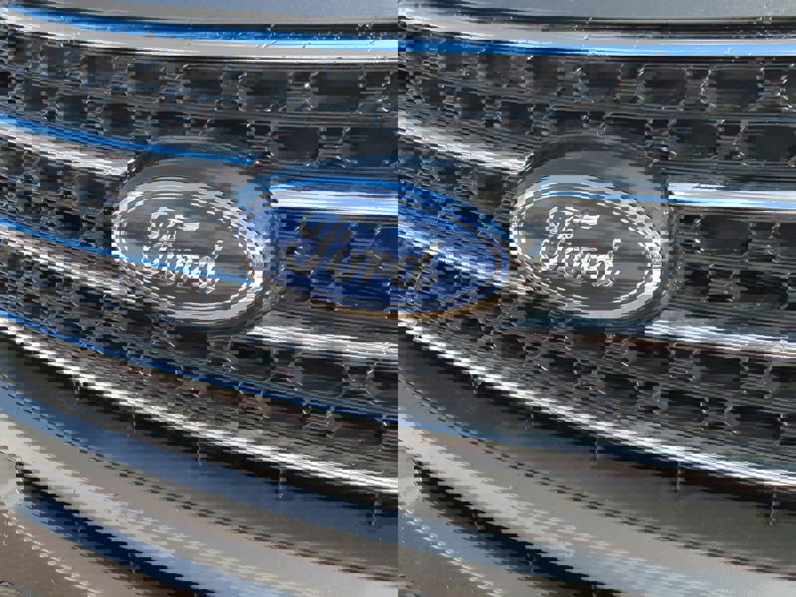 Used 2023 Ford Explorer XLT w/ Equipment Group 202A image 12