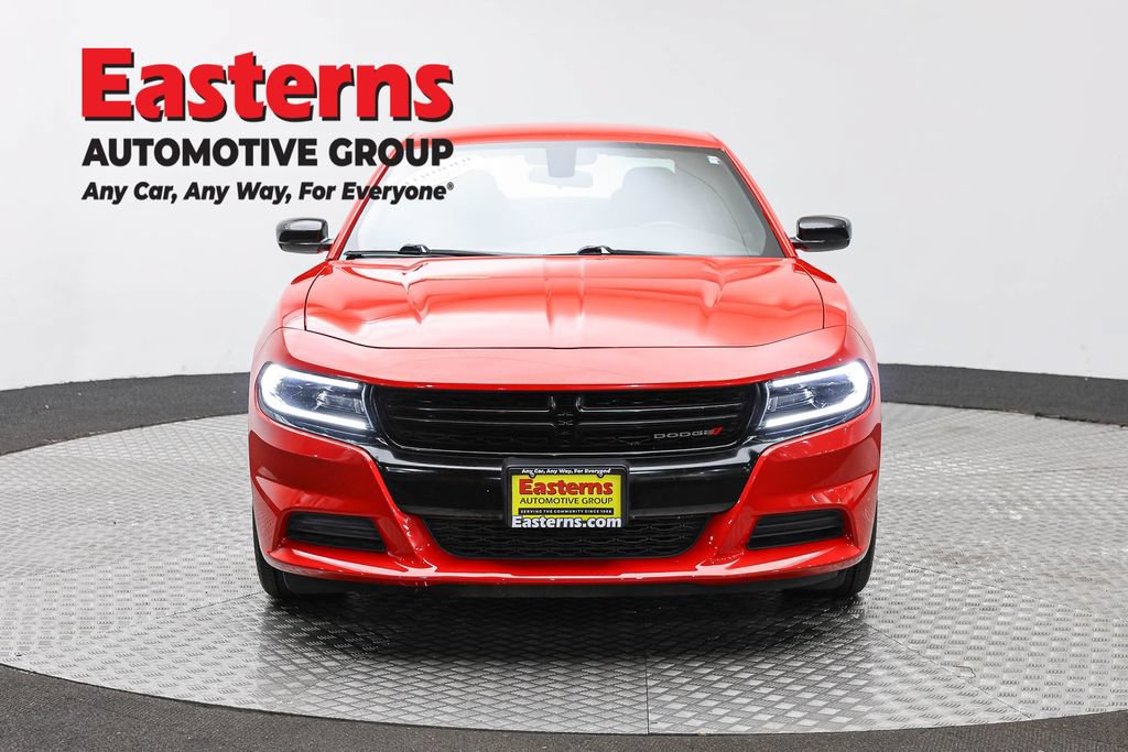 Used 2018 Dodge Charger SXT w/ Blacktop Package RWD image 1