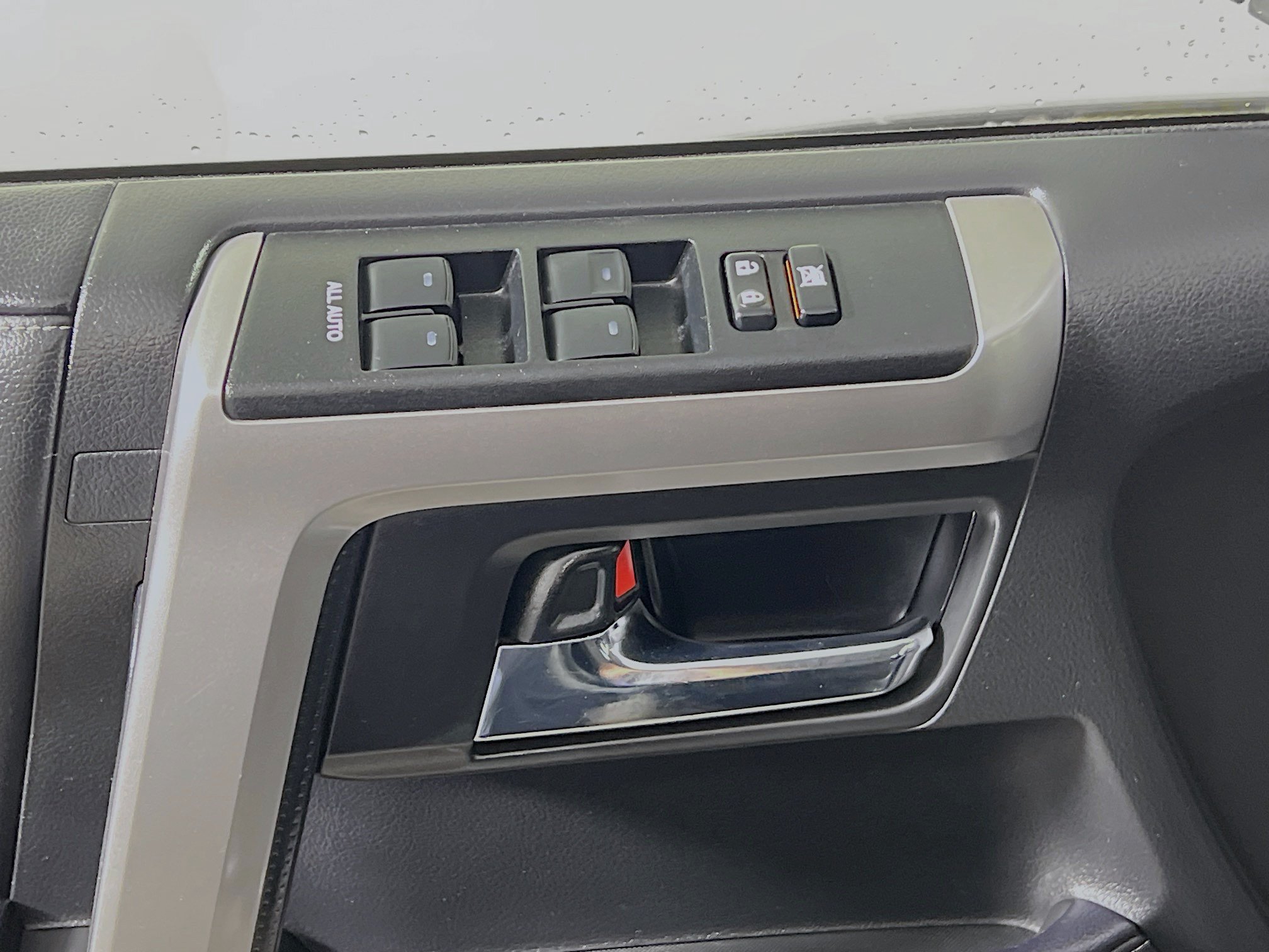 Used 2024 Toyota 4Runner SR5 AWD/4WD image 17