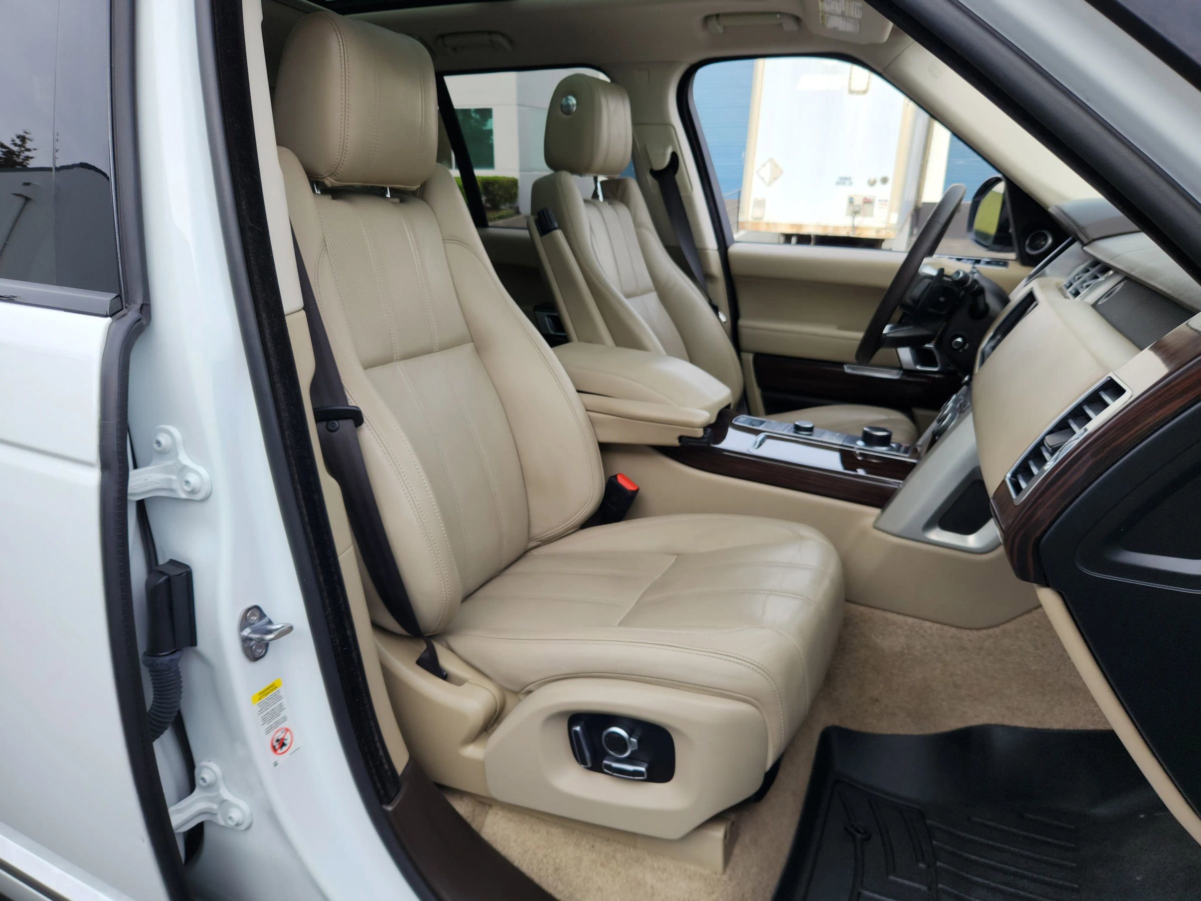 Used 2016 Land Rover Range Rover HSE AWD/4WD image 23