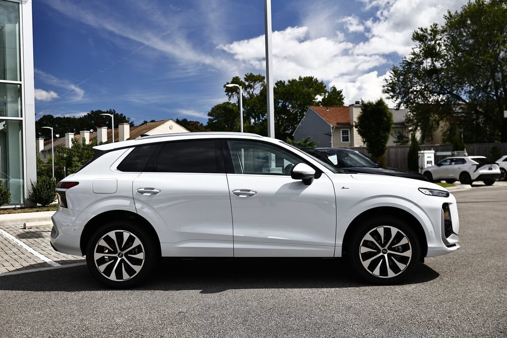 New 2026 Audi Q3 quattro 2.0T AWD/4WD image 4
