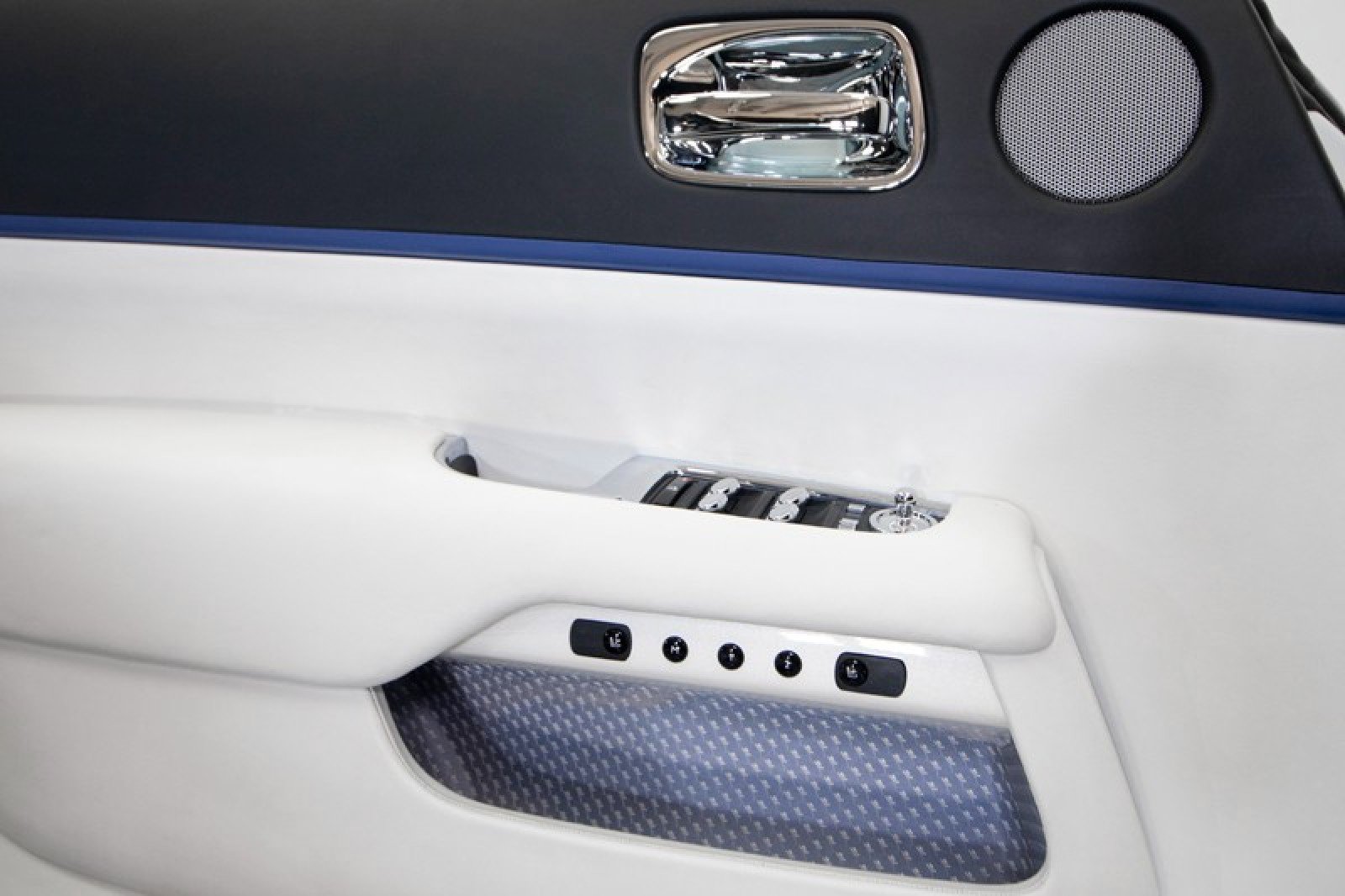 Used 2017 Rolls-Royce Dawn image 44